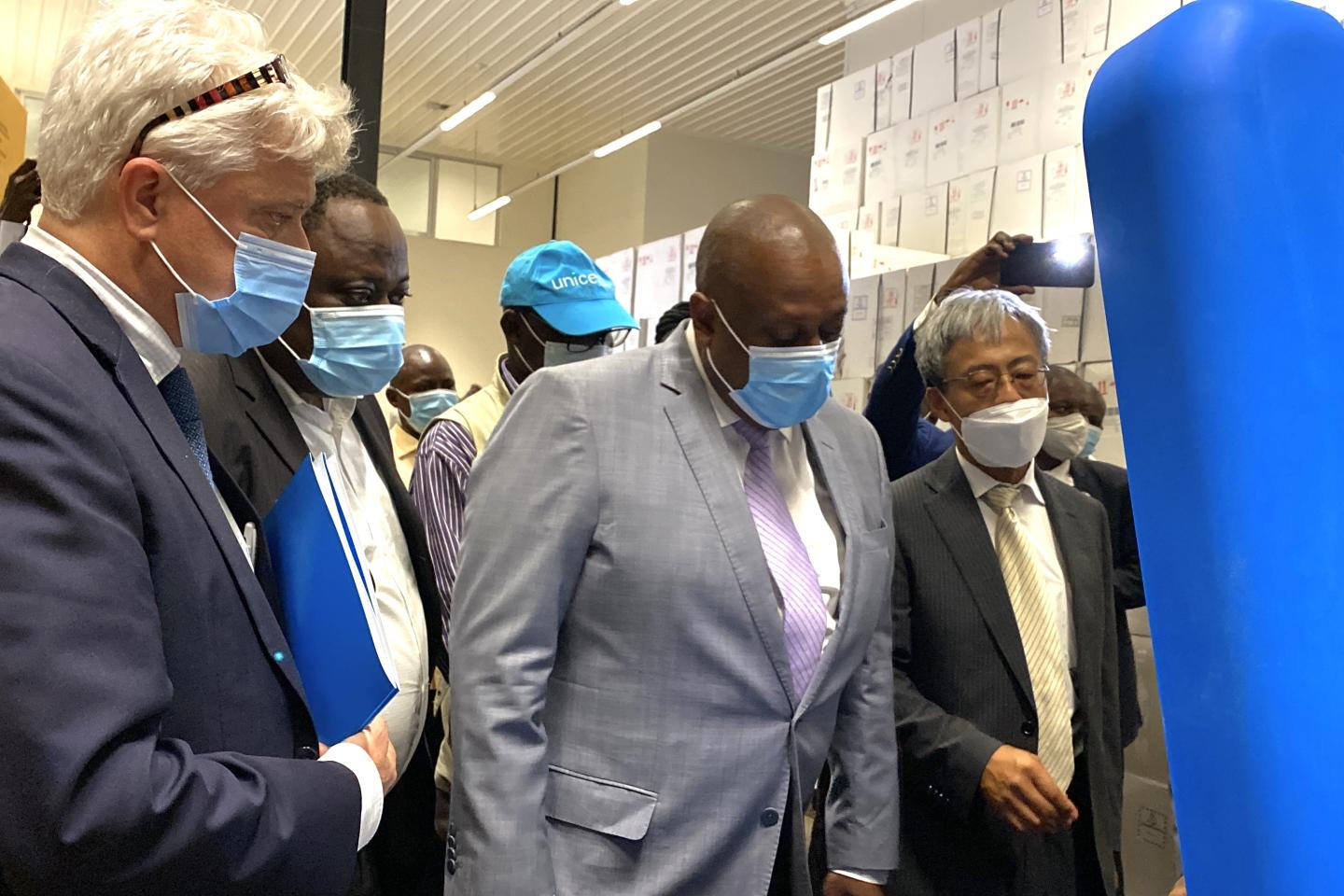 Don d’équipements de la chaîne de froid pour lutter contre la Covid-19 en RDC