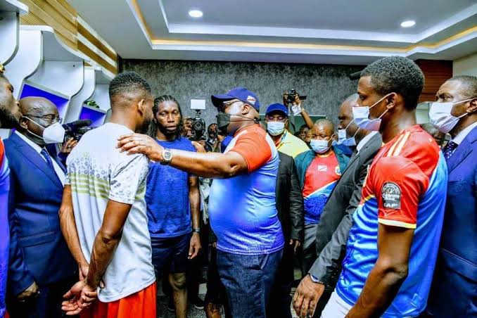 Mondial Qatar 2022 : Félix Tshisekedi promet d’accompagner les Léopards au Maroc